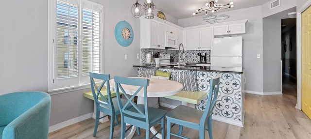 Caribbean 204 | Pet-Friendly + Indoor/Outdoor Pools, Fitness & Sauna