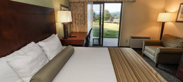 Carroll Valley Accessible | King Room + Golf Views