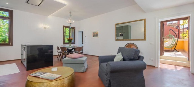Casa dell'Aviatore con terrazza sul giardino