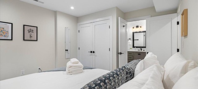 Central 2-BR City Sanctuary - Commuter-Friendly