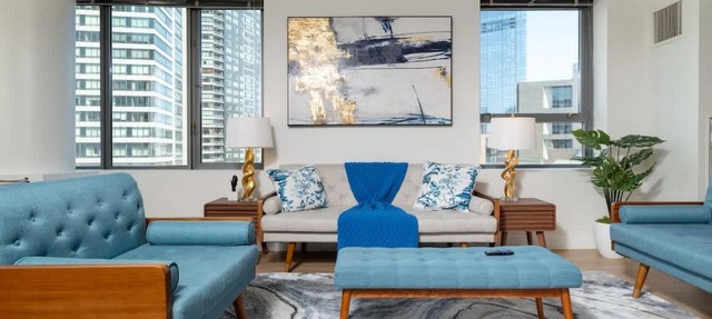 Central 2BR Condo in Downtown Boston & T-Station