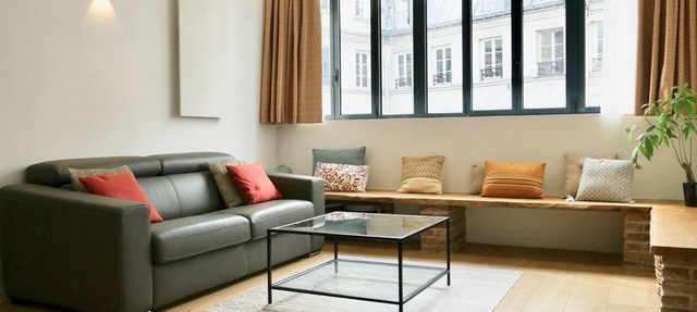 CENTRAL = BEAUTIFUL Area ; MODERN BRIGHT Apartment