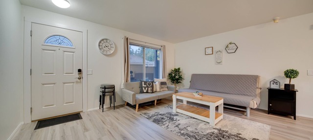 Central Bellevue North Suite Near Downtown & I-90