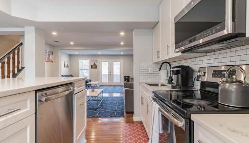 Central Convenient Home with Free Parking #DCottage