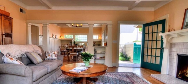 Central location, walk to restaurants!