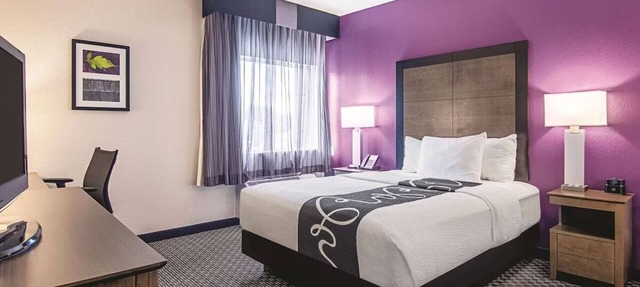 Central Room in Portland | Couple Stay w/Complimentary Breakfast