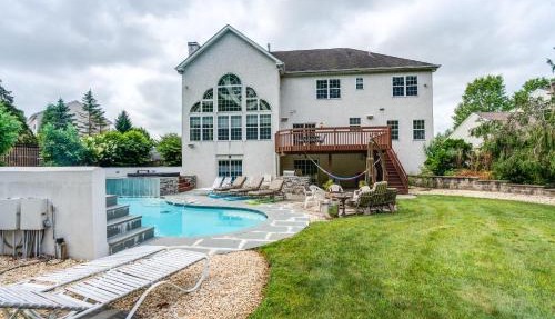 Centrally Located Family Home w/Pool