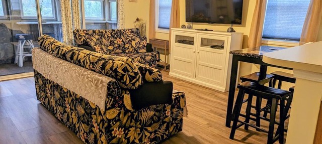 Centrally Located-Pools-Well Equipped Kitchen-Forest Views