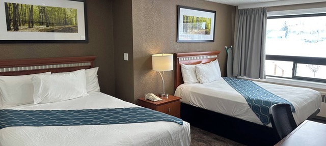 Champlain Motor Inn