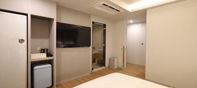 Changwon Denbasta Hotel Myeongseo