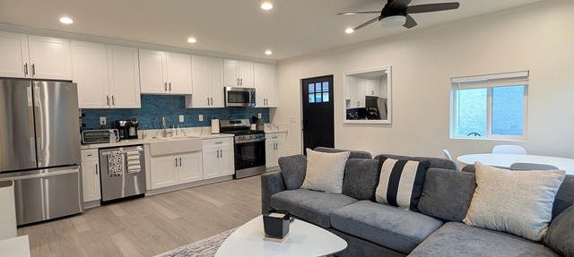 Charming 1-bedroom house in Santa Clarita