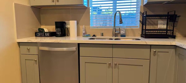 Charming 2-bedroom/3 bathrooms unit in Pasadena with central AC