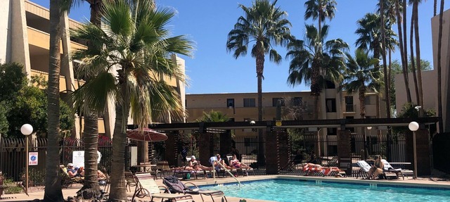 Charming 2-bedroom condo with AC, fantastic pool in vibrant Old Town Scottsdale