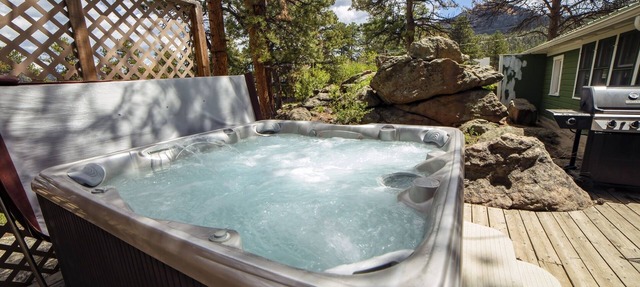 Charming Cabin, Next To National Park 3 Bedroom Cabin - #20-NCD0297