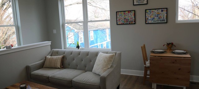 Charming DC Carriage House: Perfect for Couples, Small Families Weekend Trips