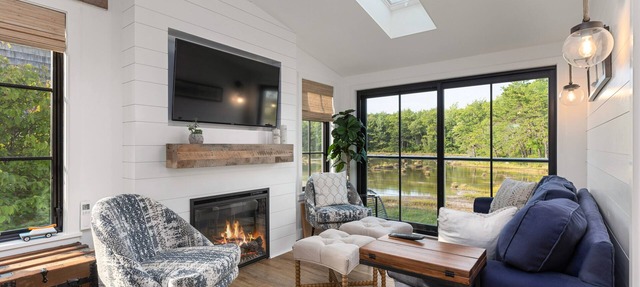 Charming Designer Cottage on Marsh
