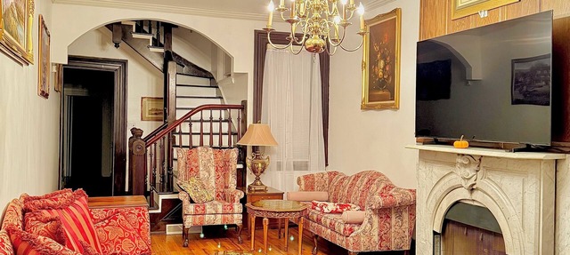 Charming Downtown Harrisburg Victorian Home- Walkable & Central