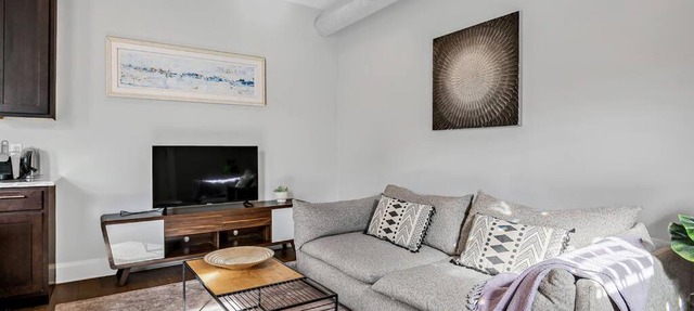 Charming HBG Haven: Cozy 1BR Apt
