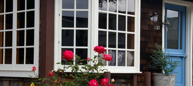 Charming 'Nantucket' Style Beach Cottage