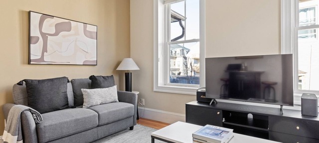 Charming Somerville 1BR nr Sullivans Square T, by Blueground
