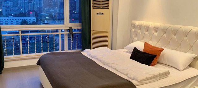 Charming studio with Beijing CBD view and WiFi, AC