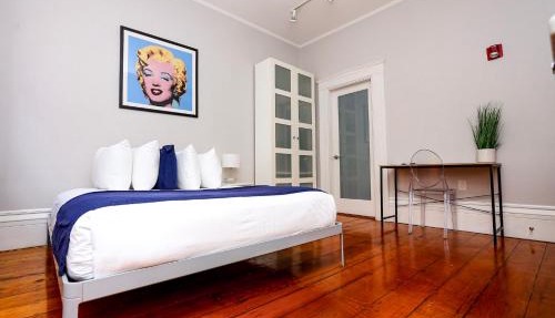 Charming & Stylish Studio on Beacon Hill #9