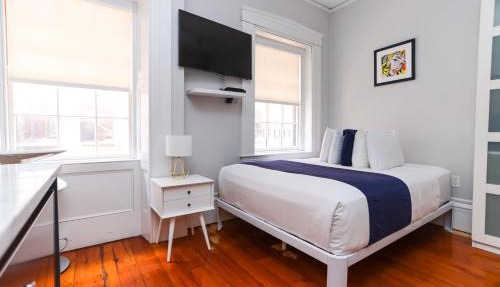 Charming & Stylish Studio on Beacon Hill #12