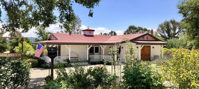 Charming urban farmhouse ranch estate! Read our reviews & Instagram 3 Leaf Ranch