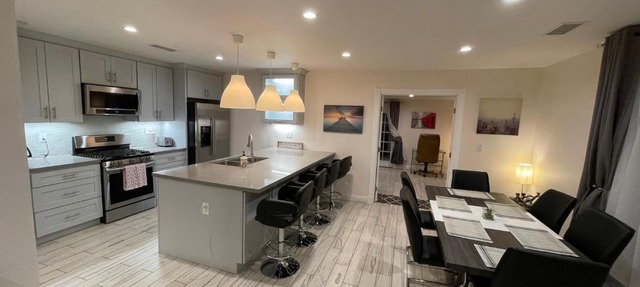 Cheerful, Beautifully Remodeled, Modern, Comfortable Home