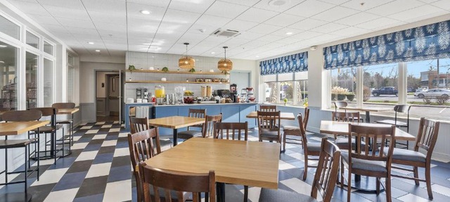 Cherry Tree Inn & Suites
