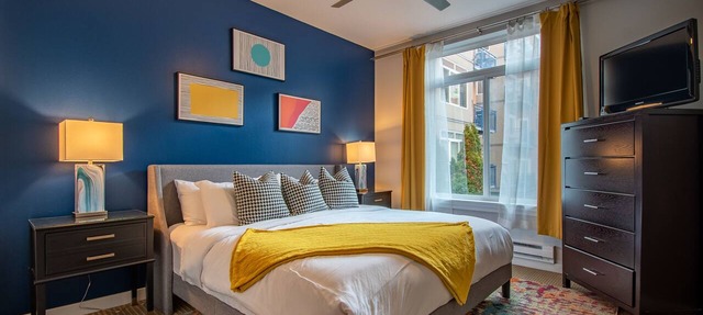 Chic 2 Bedroom 2 Bath Home in Heart of Seattle!
