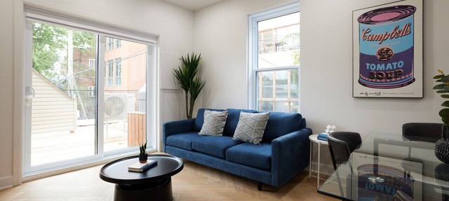 Chic 2 Bedroom apartment in Le Plateau by Denstays