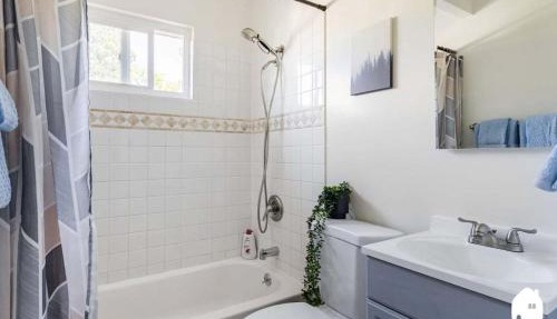 Chic Abode In Central Berkley