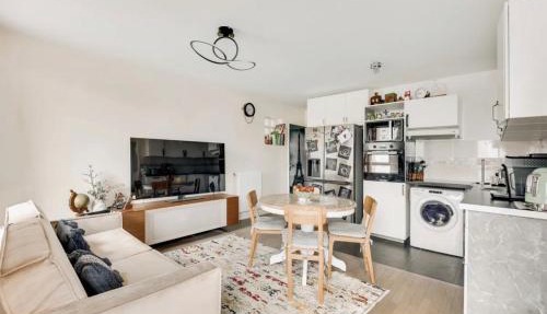 Chic Appartement Sacré Cœur of Paris with Parking