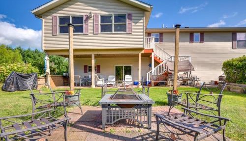 Chic Apple River Escape w/Fire Pit!