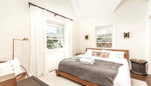 Chic Beach Bungalow 3 Blocks from the Sand