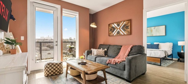 Chic & Bright, Free Parking, Hot tub + Gym