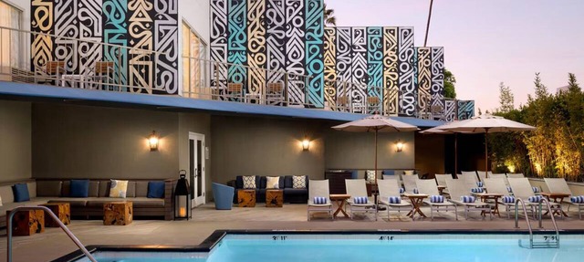 Chic Santa Monica Retreat Perfect for Beach Getaways - Poolside Fun!