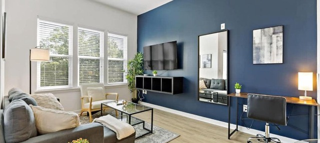 Chic Studio - 5 Min DT, Gym, Parking, W-D - Sleeps 6
