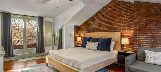 City Loft Group Getaway King Downtown Location