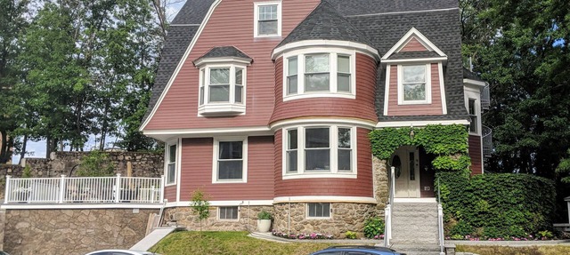 Clean, Spacious and Located Steps Away From the MBTA!