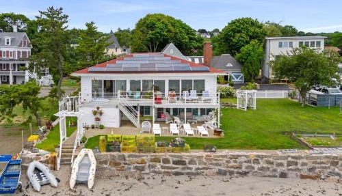 Coastal Charm Lobster Chato