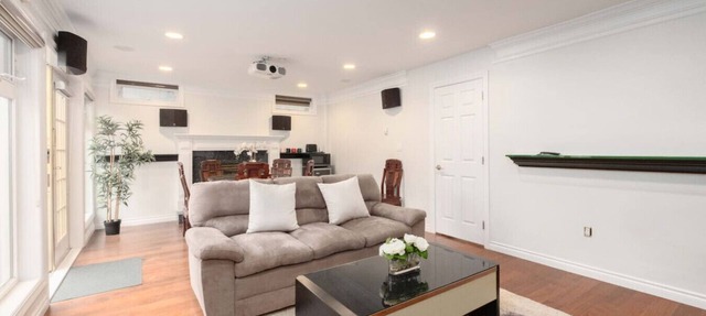 Comfort 2-BR Suite Near UBC– Private Entrance