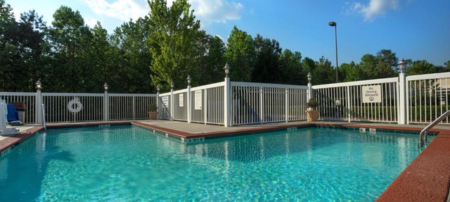 Comfort Suites near Birkdale Village- Huntersville