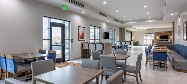 Comfort Suites Scottsdale Talking Stick Entertainment District
