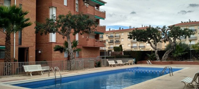 Comfortable apartment, Wi-Fi A/C and pool.