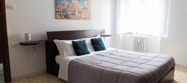 Comfortable apartment near the subway station