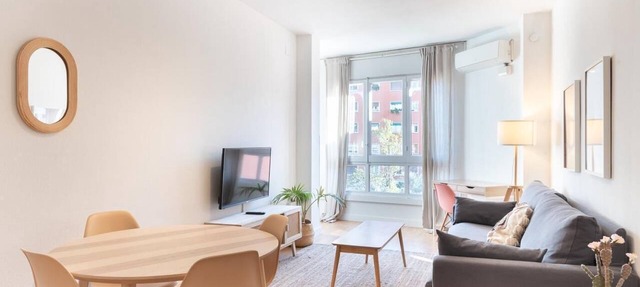 Comfortable Apt. for groups next to S. Familia
