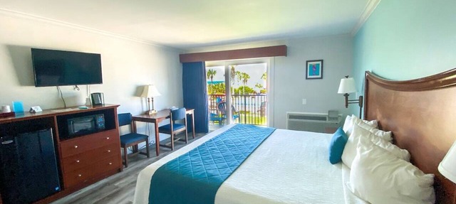 Comfortable Pet-Friendly Room w/Stunning Ocean Views & Sunset Views, Near Golf