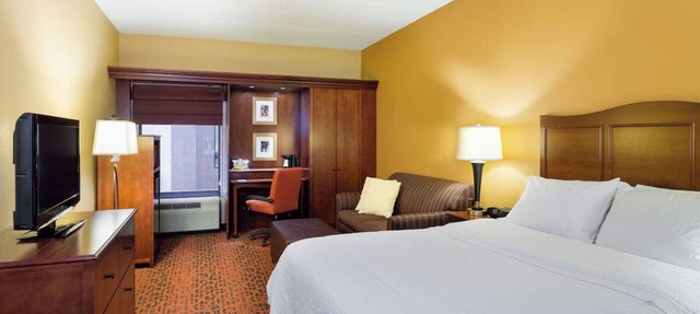 Comfortable Room Near I-76 with Free Breakfast – Perfect for Leisure and Work